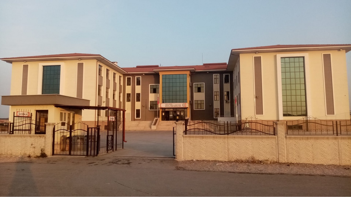 Sakarya Ticaret ve Sanayi Odası Meslekî ve Teknik Anadolu Lisesi Fotoğrafı